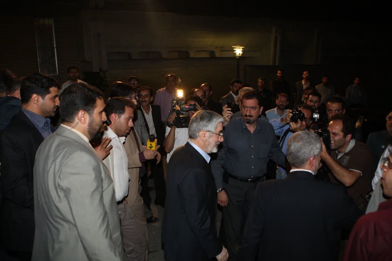 پشت صحنه مناظره میرحسین با احمدی‌نژاد