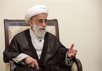 دیدار آیتالله جنتی با خانواده شهید احمدیروشن+تصاویر دیدار آیتالله جنتی با خانواده شهید احمدیروشن+تصاویر