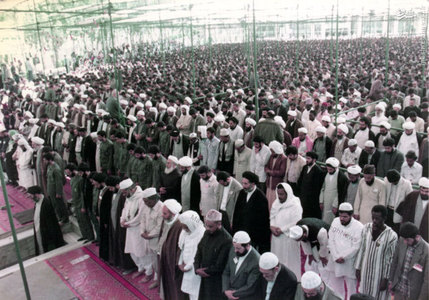 تصاویری از ادوار مختلف حضور رهبرانقلاب‌ در سنگرنمازجمعه