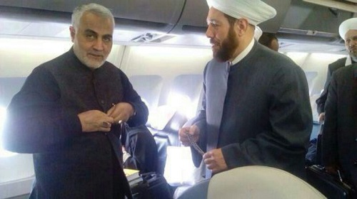 تصویر منتشر نشده از حاج قاسم سلیمانی در هواپیما
