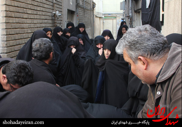 تصاویر/ مراسم تشییع پیکرمادر شهید مسعود فرهمند