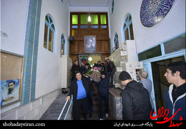 تشییع مادر 2 شهید بدون حضور مسئولین بنیاد شهید+ عکس تشییع مادر 2 شهید بدون حضور مسئولین بنیاد شهید+ عکس