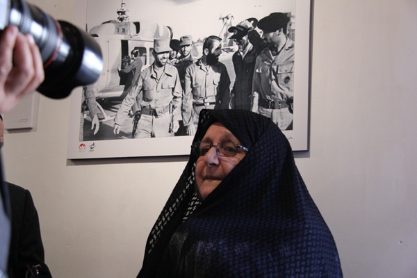 شهیدی که از پیکر پدر شهیدش عکس گرفت شهیدی که از پیکر پدر شهیدش عکس گرفت
