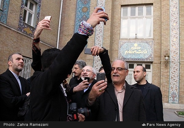 حاشیههای مصاحبه مطبوعاتی ظریف در حاشیههای مصاحبه مطبوعاتی ظریف در