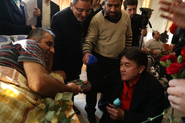 دیدار هنرمندان 16 کشور با جانبازان ثارالله +عکس دیدار هنرمندان 16 کشور با جانبازان ثارالله +عکس