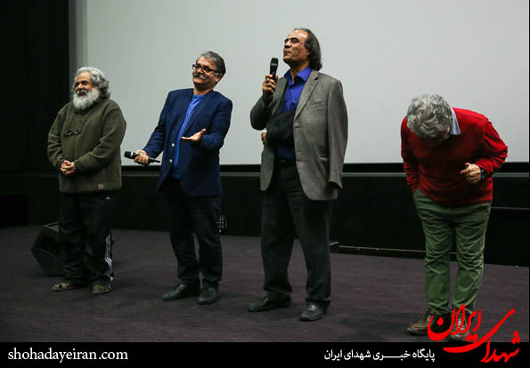 تصاویر/پوشش عجیب یک کارگردان تصاویر/پوشش عجیب یک کارگردان