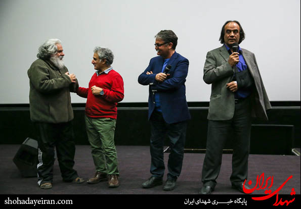 تصاویر/پوشش عجیب یک کارگردان تصاویر/پوشش عجیب یک کارگردان