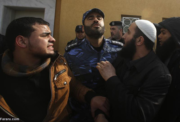 تظاهرات داعشیها در اعتراض به نشریه شارلی ابدو!+تصاویر تظاهرات داعشیها در اعتراض به نشریه شارلی ابدو!+تصاویر