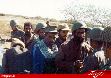 عکسی دیدهنشده از رهبر انقلاب با کلاه نظامی عکسی دیدهنشده از رهبر انقلاب با کلاه نظامی