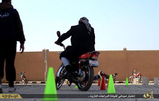 استقبال مردم از آموزشگاه استقبال مردم از آموزشگاه