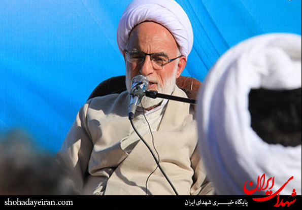 تصاویر/ گلباران حجره طلبگی امام (ره)در اراک