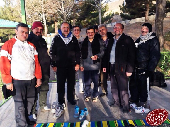 عکس / دکتر احمدی نژاد در حال کوهنوردی عکس / دکتر احمدی نژاد در حال کوهنوردی