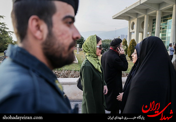تصاویر/ حضور گشت ارشاد در برج میلاد