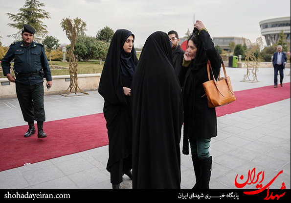 تصاویر/ حضور گشت ارشاد در برج میلاد