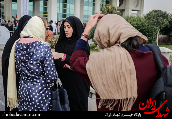 تصاویر/ حضور گشت ارشاد در برج میلاد