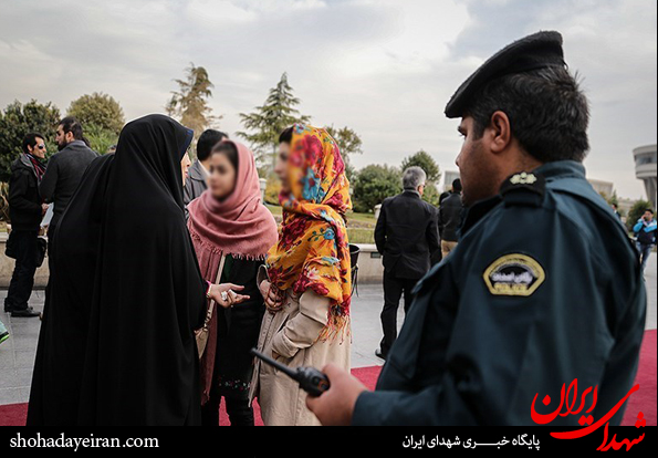 تصاویر/ حضور گشت ارشاد در برج میلاد