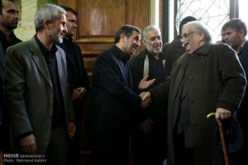 ارتباط ختم مادر احمدینژاد با برنامه معتضد+عکس ارتباط ختم مادر احمدینژاد با برنامه معتضد+عکس