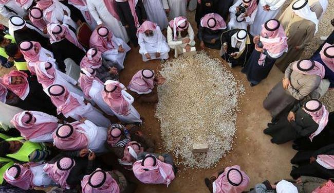 تصاویری از قبر ملک عبدالله در قبرستان العود تصاویری از قبر ملک عبدالله در قبرستان العود
