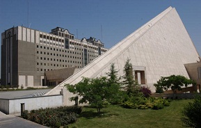 تجمع فرزندان شهدا مقابل مجلس تجمع فرزندان شهدا مقابل مجلس