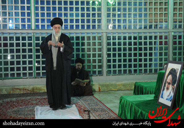 حضور رهبر انقلاب در گلزار شهدای بهشت زهرا (س) حضور رهبر انقلاب در گلزار شهدای بهشت زهرا (س)