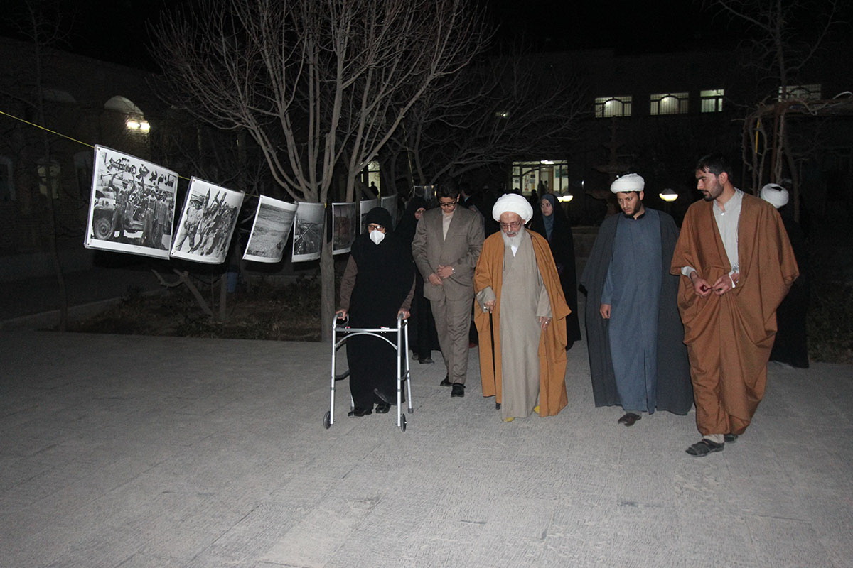 مادر شهیدی که منزل خود را مادر شهیدی که منزل خود را