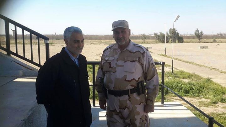 سردار سلیمانی در یکی از مناطق آزاد شده صلاح الدین سردار سلیمانی در یکی از مناطق آزاد شده صلاح الدین