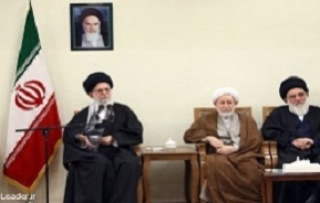 طرف مقابل از پشت خنجر می زند طرف مقابل از پشت خنجر می زند