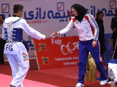 یک مربی یک مربی