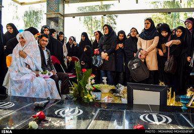 تصاویر/ازدواج دانشجویی درجوارشهدای‌گمنام