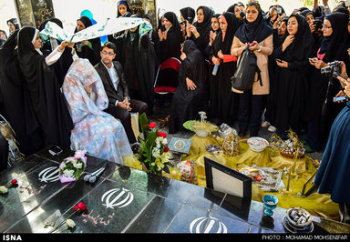 تصاویر/ازدواج دانشجویی درجوارشهدای‌گمنام