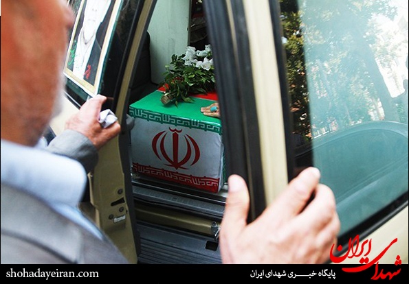 تشییع پیکر پدر شهیدان صادقی با حضور احمدی نژاد
