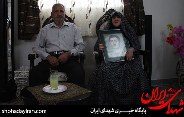 بیهوش شدن مادر شهید چشم به راه در آمبولانس شهدا+عکس بیهوش شدن مادر شهید چشم به راه در آمبولانس شهدا+عکس