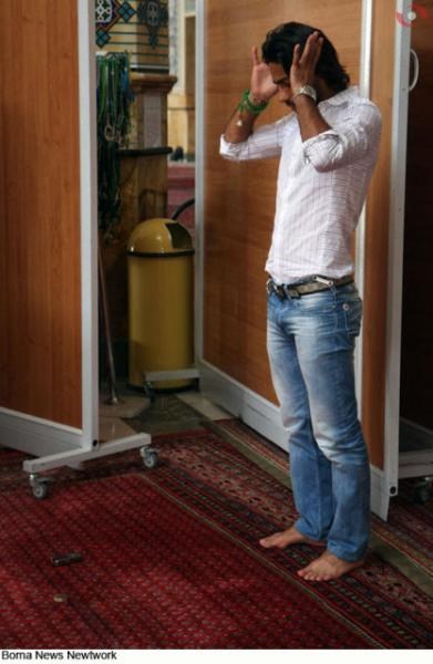 فرهاد مجیدی در حال نماز خواندن+عکس فرهاد مجیدی در حال نماز خواندن+عکس