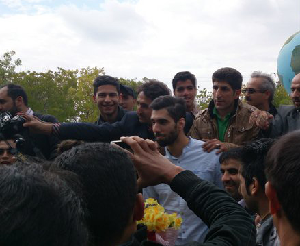 غافلگيری موسوی در نامزدی خواهرش!+ عکس غافلگيری موسوی در نامزدی خواهرش!+ عکس
