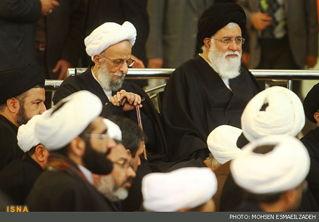 حضور علامه مصباح در ختم آیت‌الله مهدوی کنی در مشهد+عکس