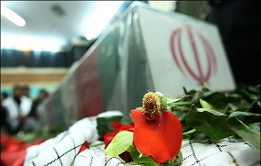 وداع عاشورایی با شهدای گمنام در میدان امام حسین(ع) وداع عاشورایی با شهدای گمنام در میدان امام حسین(ع)