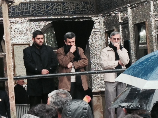 احمدی نژاد و الهام در مراسم عزاداری تاسوعا + تصاویر احمدی نژاد و الهام در مراسم عزاداری تاسوعا + تصاویر