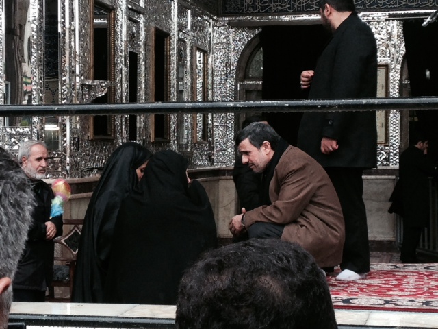 احمدی نژاد و الهام در مراسم عزاداری تاسوعا + تصاویر احمدی نژاد و الهام در مراسم عزاداری تاسوعا + تصاویر