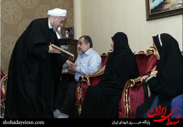 تصاویر/حضور روحانی در منزل شهیدان تهرانی مقدم