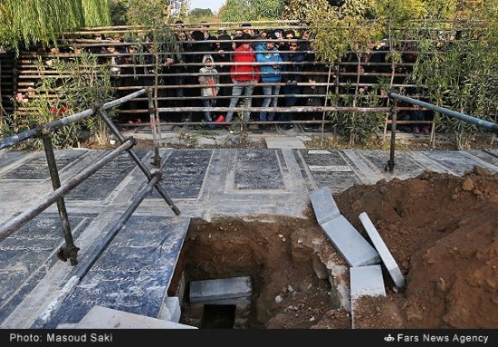 پاشایی کنارچه کسی دفن می‎شود؟/عکس