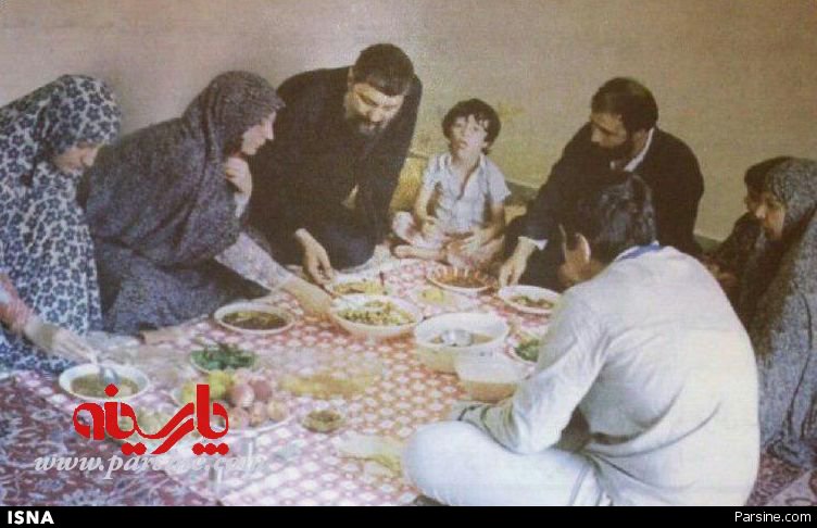 ناهار امام موسی صدر با یادگار امام(ره)+عکس ناهار امام موسی صدر با یادگار امام(ره)+عکس