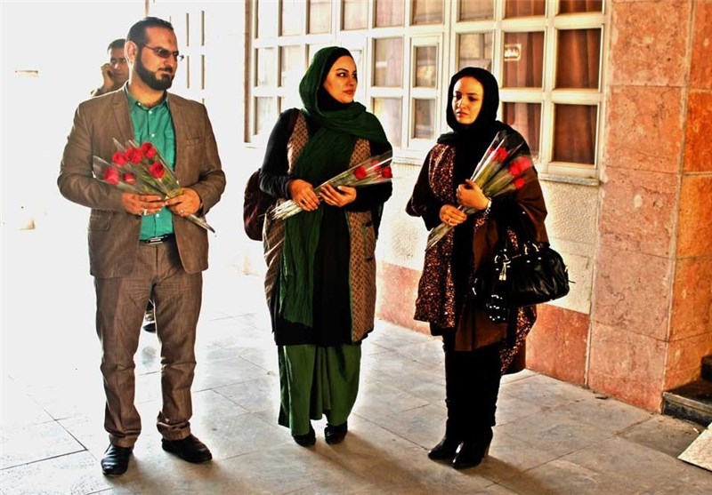 بازید عوامل تولید فیلم «شیار ۱۴۳» از آسایشگاه جانبازان اهواز بازید عوامل تولید فیلم «شیار ۱۴۳» از آسایشگاه جانبازان اهواز