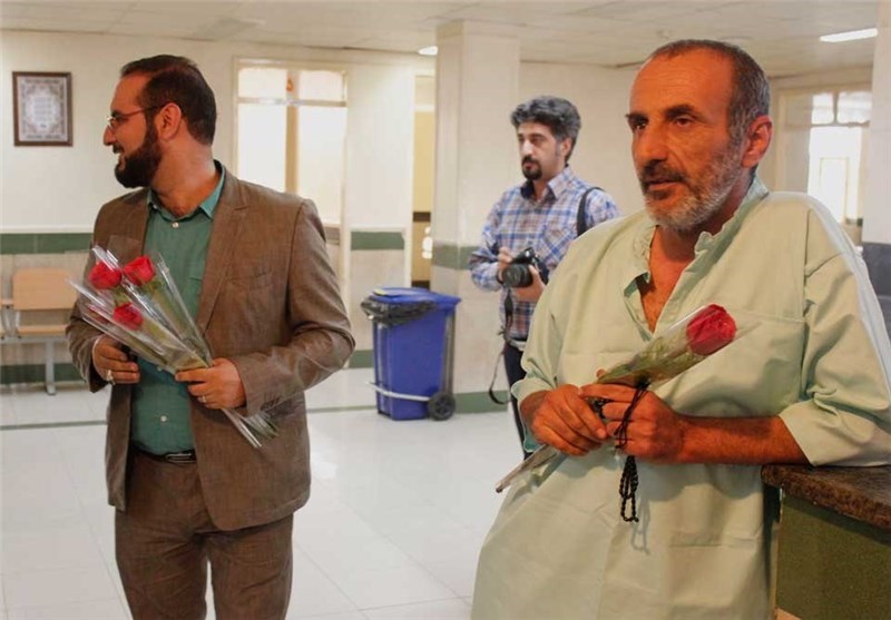 بازید عوامل تولید فیلم «شیار ۱۴۳» از آسایشگاه جانبازان اهواز بازید عوامل تولید فیلم «شیار ۱۴۳» از آسایشگاه جانبازان اهواز