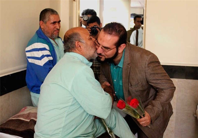 بازید عوامل تولید فیلم «شیار ۱۴۳» از آسایشگاه جانبازان اهواز بازید عوامل تولید فیلم «شیار ۱۴۳» از آسایشگاه جانبازان اهواز