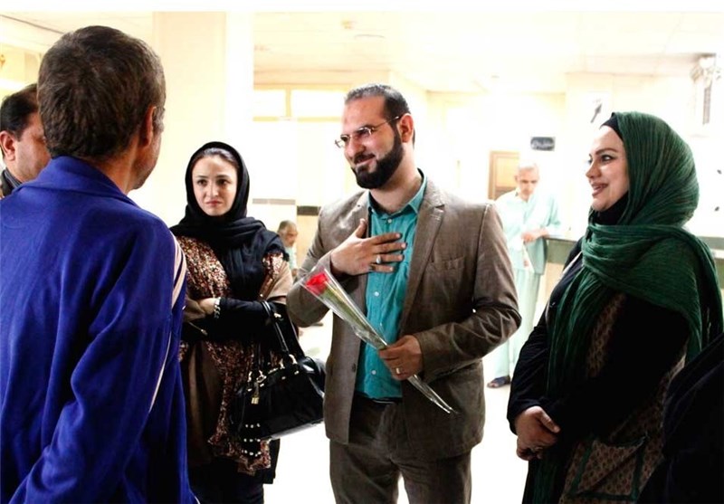 بازید عوامل تولید فیلم «شیار ۱۴۳» از آسایشگاه جانبازان اهواز بازید عوامل تولید فیلم «شیار ۱۴۳» از آسایشگاه جانبازان اهواز