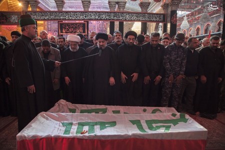 تشییع دو شهید عراقی در بین‌الحرمین+تصاویر