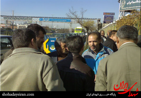 تحصن آزادگان مقابل شرکت خودکفایی/ مدیر عامل فرار کرد تحصن آزادگان مقابل شرکت خودکفایی/ مدیر عامل فرار کرد