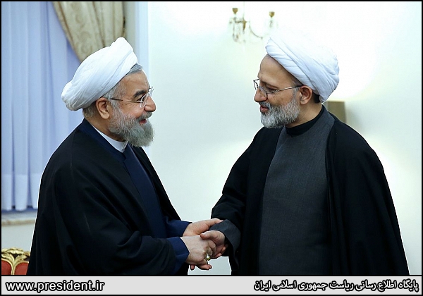 دیدار رئیس جمهور با خانواده آیتالله مهدوی کنی دیدار رئیس جمهور با خانواده آیتالله مهدوی کنی