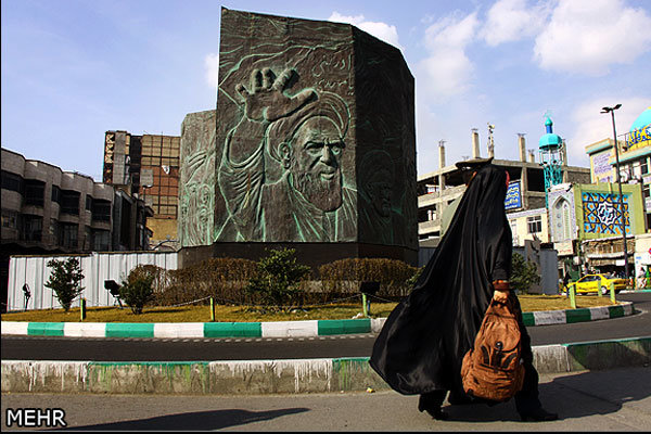 طرح حجمی میدان انقلاب حاشیهدار شد طرح حجمی میدان انقلاب حاشیهدار شد