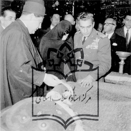 شاهان پهلوی در کربلای معلی به روایت تصاویر شاهان پهلوی در کربلای معلی به روایت تصاویر